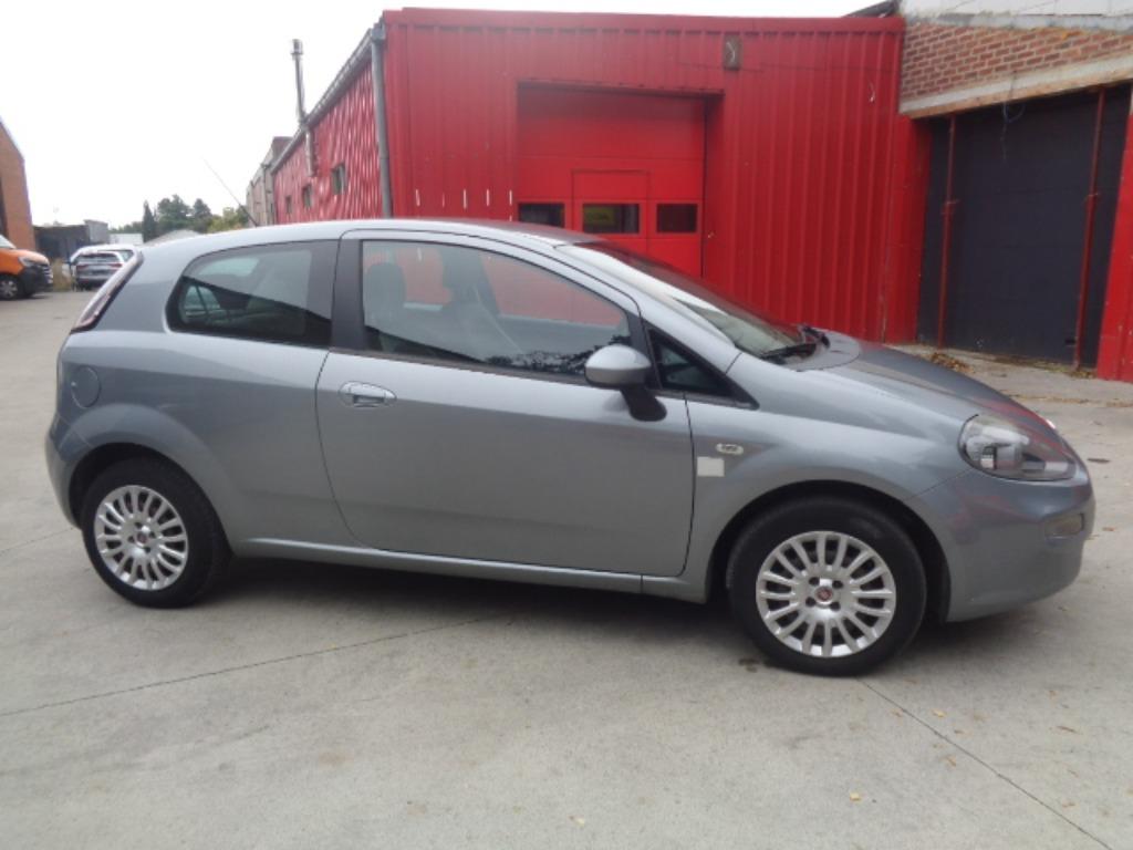 FIAT GRANDE PUNTO 1300D MULTIJET 91000KM EURO5, Auto's, Fiat, Voorwielaandrijving, Euro 5, Stof, 4 cilinders