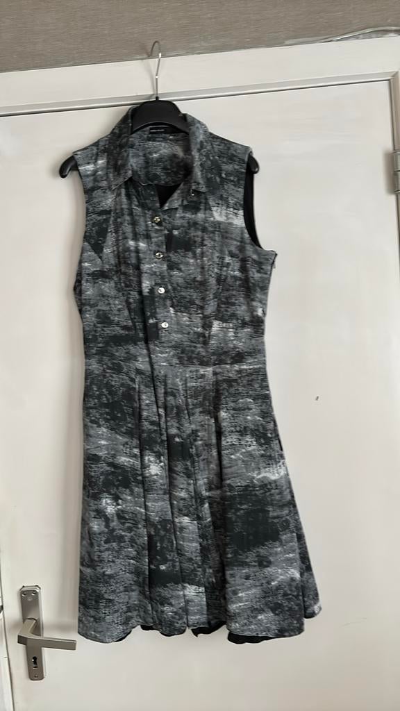 Karen Millen kleed 40 zwart grijs, Enlèvement ou Envoi, Neuf, Noir