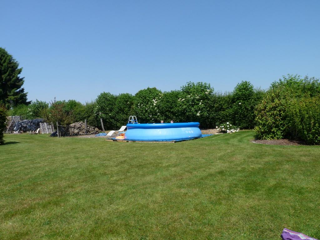 Piscine hors sol intex (diamètre 4,88m et hauteur 1,07m), Piscine gonflable, Rond, Enlèvement, Utilisé