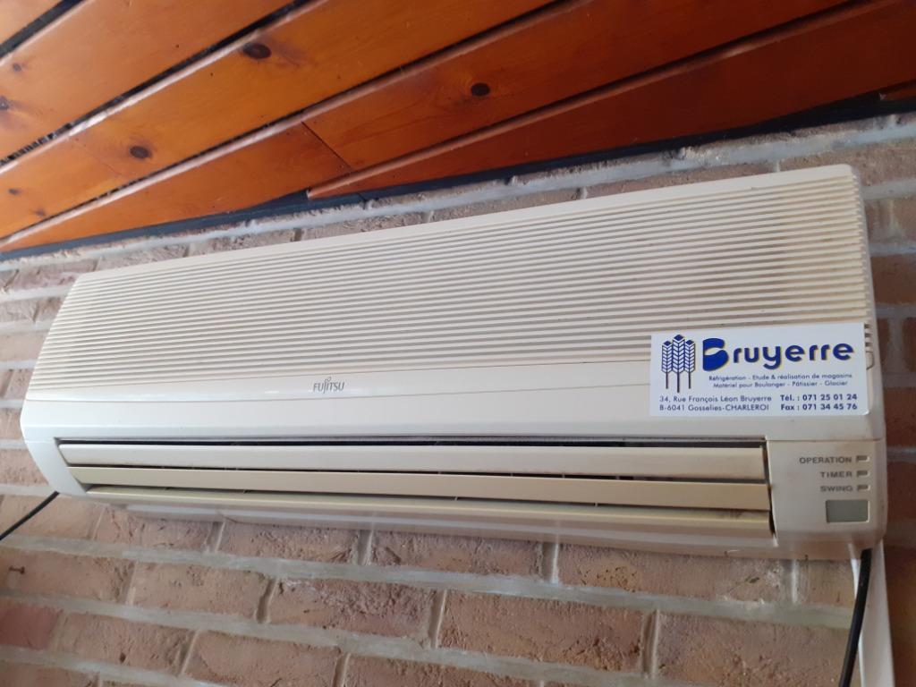 CLIMATISEUR FUJITSU COMPLET 4.1 KW +télécommande, Minuterie, Refroidissement et Déshumidification, Comme neuf, Enlèvement
