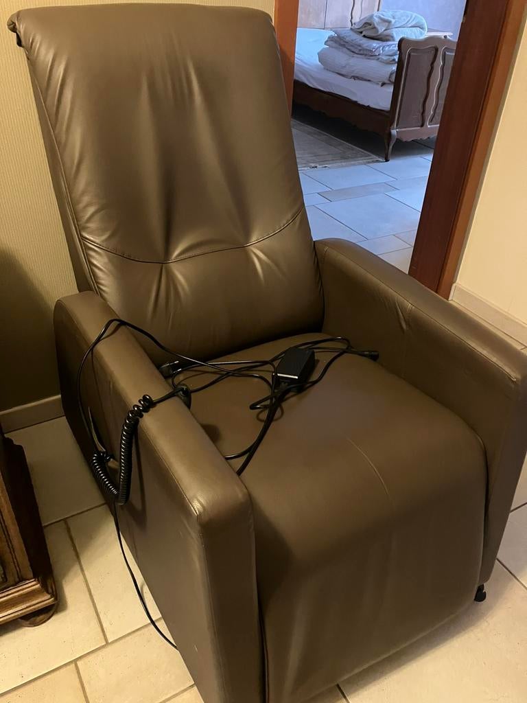 Revilax zetel met uitstap functie in super goede staat, Maison & Meubles, Fauteuils, Enlèvement, Comme neuf