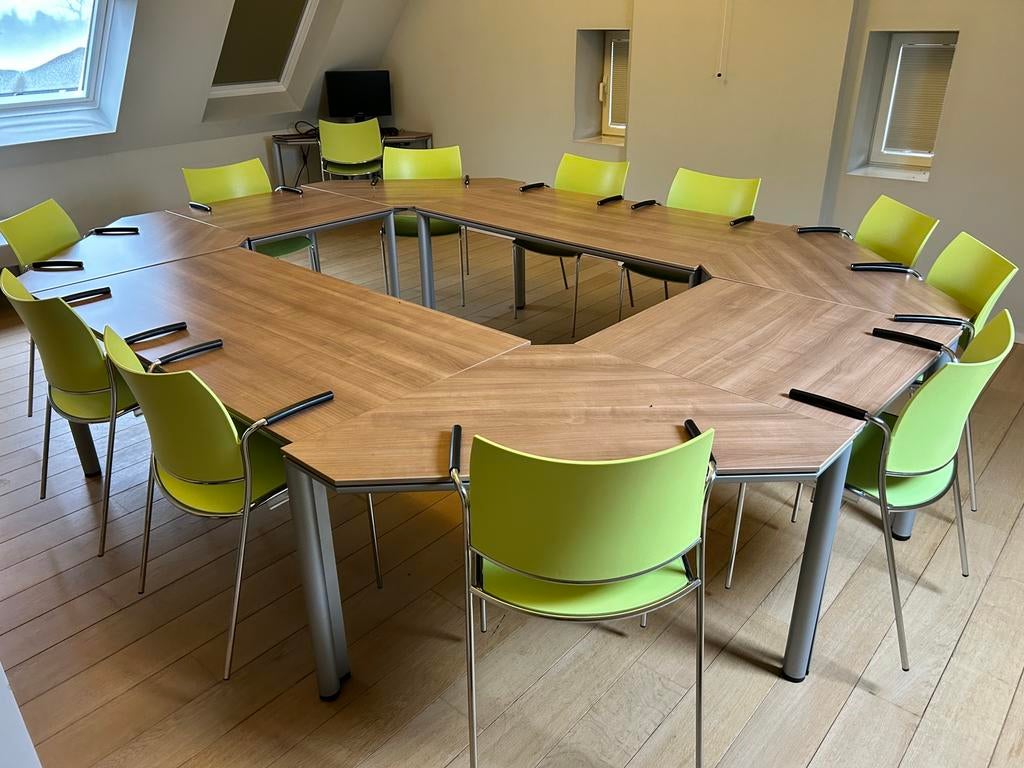 ⸻   MOBILIER DE RÉUNION PROFESSIONNEL –, Enlèvement