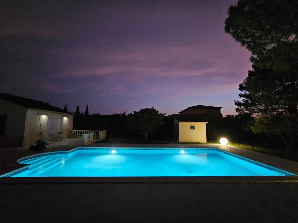Provence vakantie Ventoux, villa met zwembad, 4 slaapk.  8 p, 8 personen, 4 of meer slaapkamers, Provence en Côte d'Azur, Eigenaar