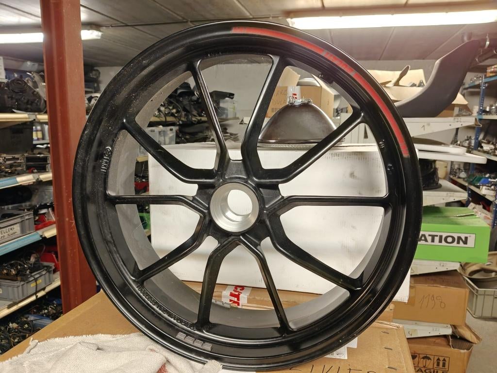 DUCATI hypermotard 821-939 velgen set, DUCATI, Gebruikt, Ophalen of Verzenden, Jackierogier@outlook.be