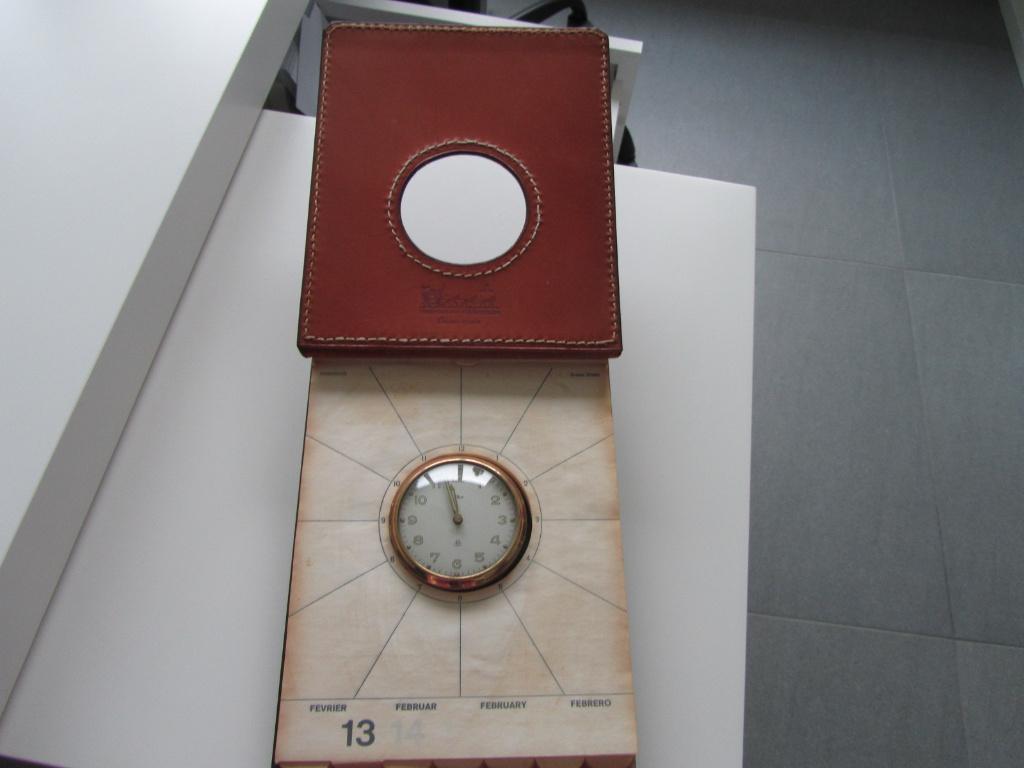 DELVAUX Zeldzaam notitieboek + gesigneerde bureauklok, Verzenden