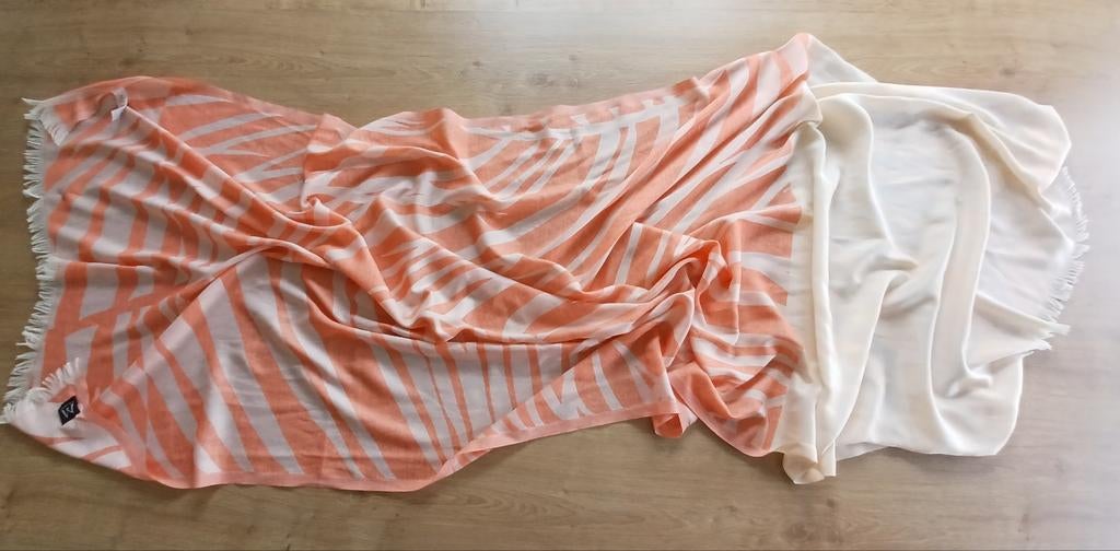 Sjaal, MYLENE., Handtassen en Accessoires, Ophalen of Verzenden, Zo goed als nieuw