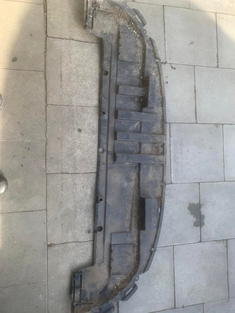 Renault clio 3 face 1 piece pare choc avant, Enlèvement ou Envoi, Renault