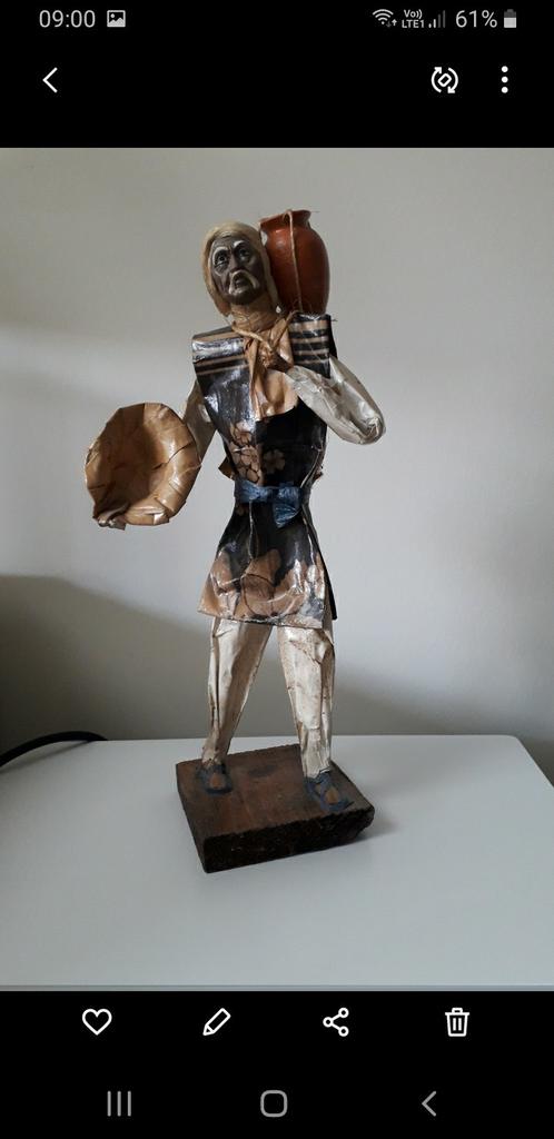 Beeldje papier maché hoogte 35 cm, Verzamelen, Ophalen, Zo goed als nieuw