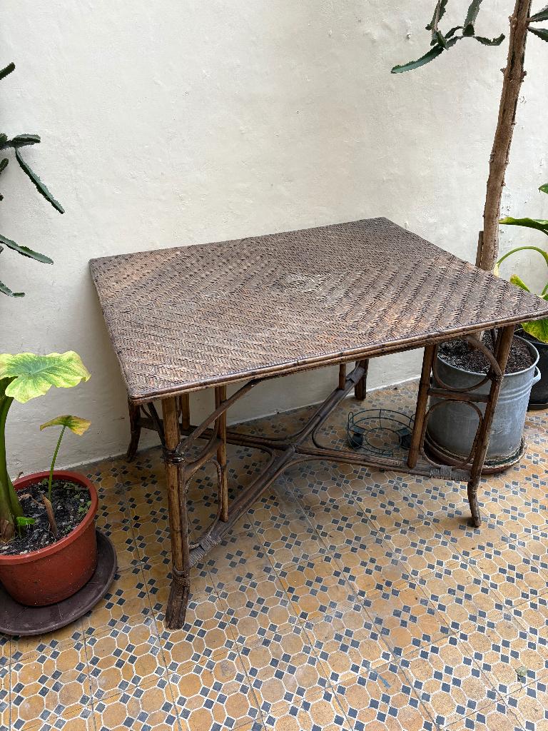 Table ancienne en rotin, Enlèvement