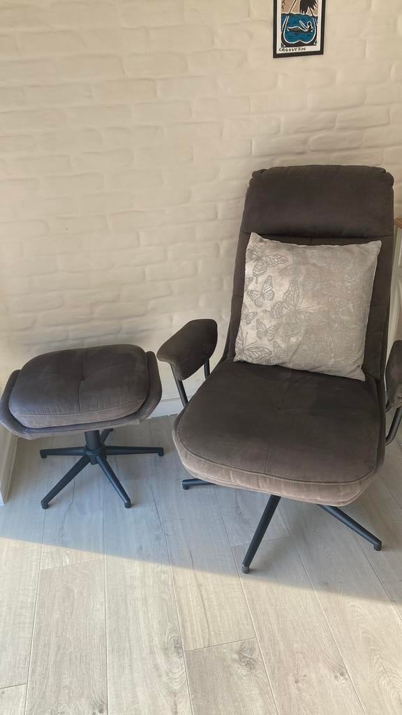 Relax fauteuil met  voetenbank, zeer goede staat, Ophalen, Zo goed als nieuw, Stof