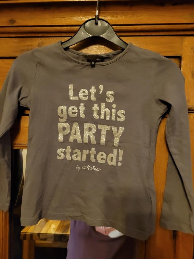 Grijze longsleeve met glitterdruk mt 110, Ophalen of Verzenden, Zo goed als nieuw
