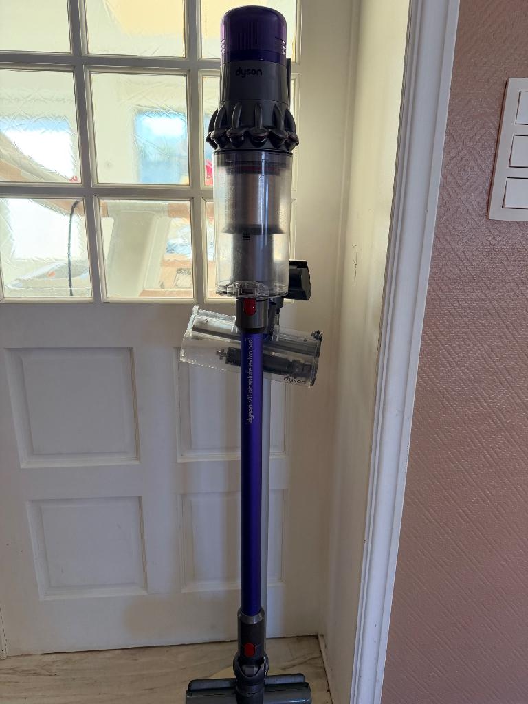 Dyson steelstofzuiger, Elektronische apparatuur, Stofzuigers, Ophalen, Gebruikt, Stofzuiger, 2000 watt of meer