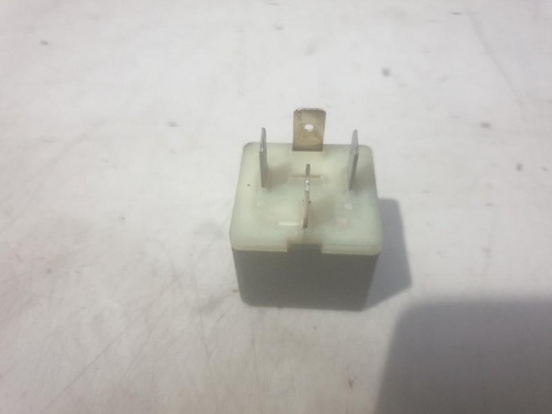 DIVERS RELAIS Audi 80 (B4) (01-1991/12-1995) (431951253--h), Autos : Pièces & Accessoires, Utilisé, Audi