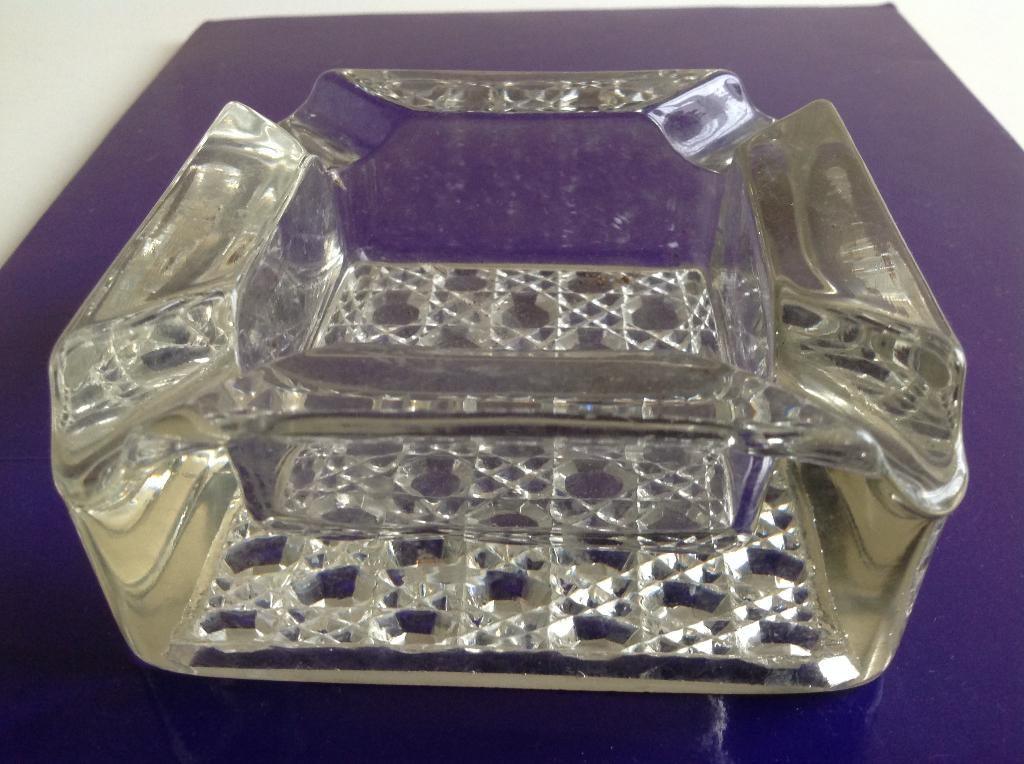 SPECIALE  GLAZEN  ASBAK, Ophalen of Verzenden, Zo goed als nieuw, Asbak