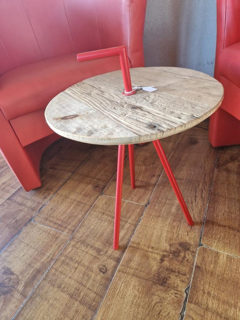 Table (modèle V Expo 58) 44/39 cm 35€, Enlèvement