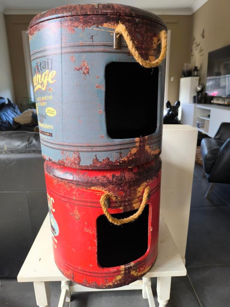 Mand schuilhuis voor kat, Enlèvement