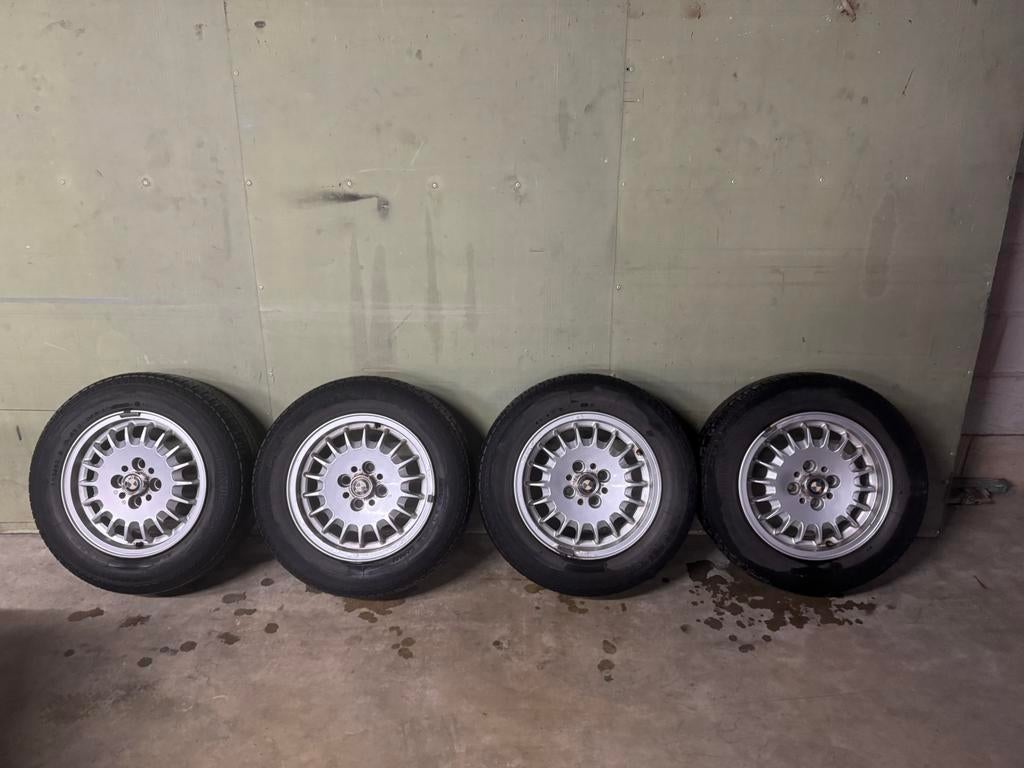 Bmw E30 kroonkurk, Auto-onderdelen, Ophalen, Velg(en)