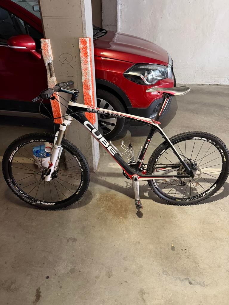 Cube mountainbike Carbon, Fietsen en Brommers, Ophalen, Zo goed als nieuw