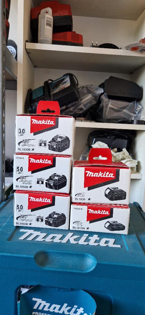 Batteries et chargeurs Makita neufs et d'occasion, Enlèvement, Neuf