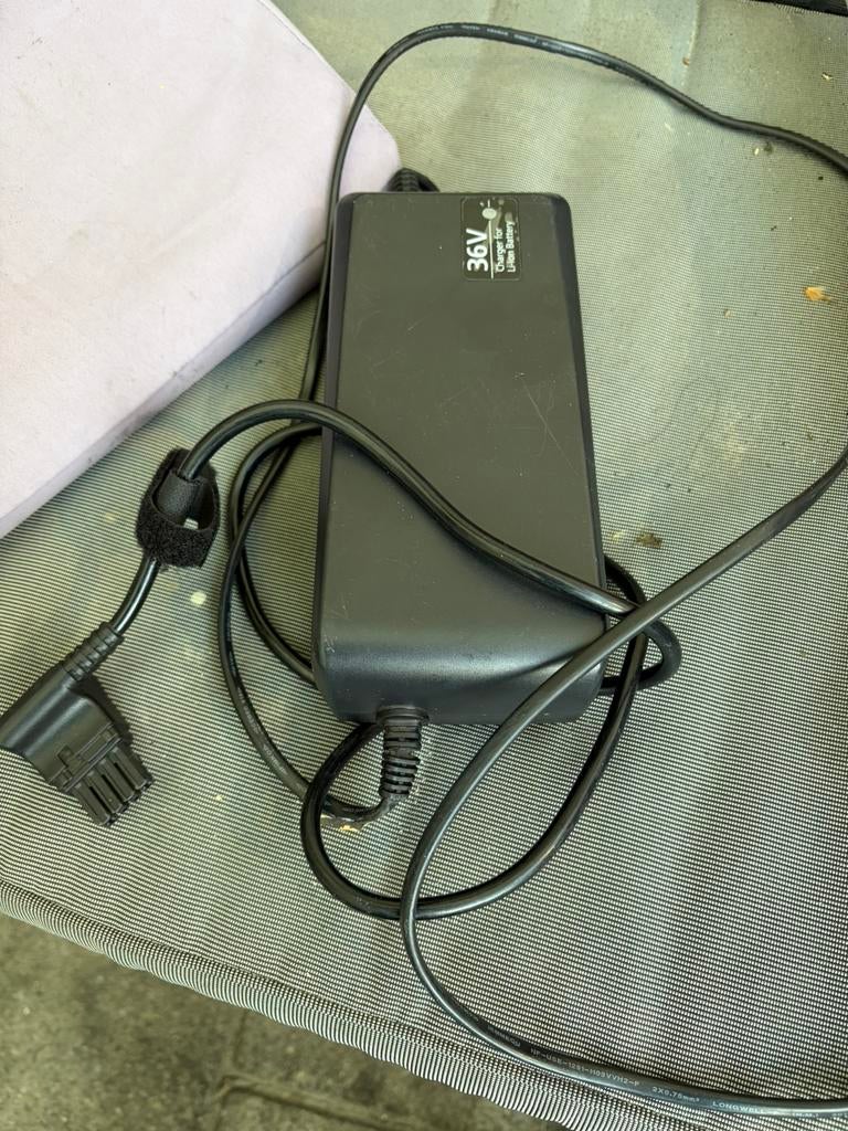 Acculader flyer/gazelle in goede staat, Ophalen, Zo goed als nieuw