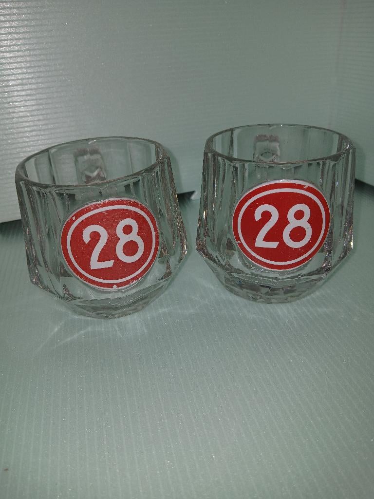 Deux anciennes chope emaillées "28" de la brie Caulier, Collections, Marques de bière, Enlèvement ou Envoi, Comme neuf, Chope(s)