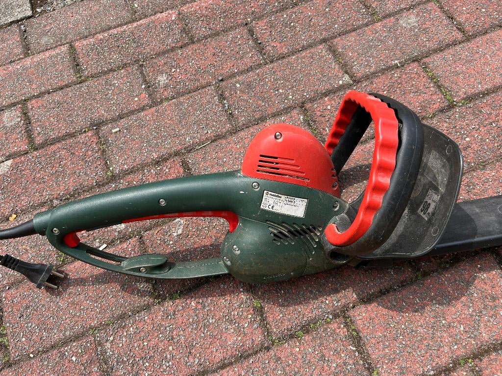 Metabo 8445S heggenschaar en kabelhaspel (ongeveer 45 m), Tuin en Terras, Heggenscharen, Gebruikt, Elektrisch, Ophalen