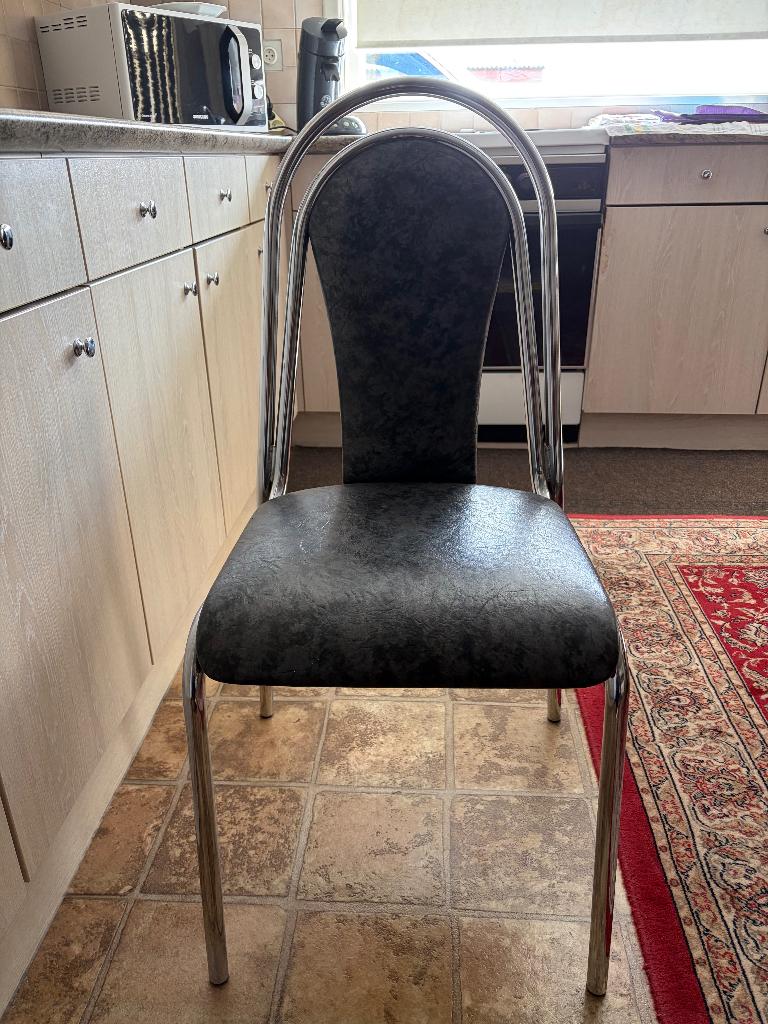 Keukenstoel, Huis en Inrichting, Ophalen, Gebruikt, Leer, Vier