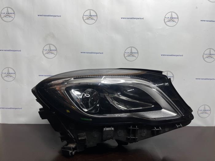 Koplamp rechts van een Mercedes GLA, Auto-onderdelen, Gebruikt, -, -, 3 maanden garantie