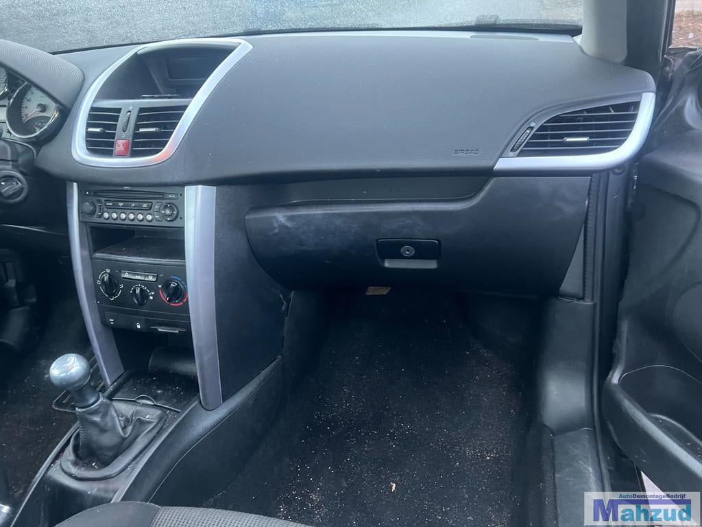 PEUGEOT 207CC dashboard delen schakelaar 2007-2012, Taurusavenue 1
2132 LS  Hoofddorp, NL, Gebruikt, Contact.group@renault.com