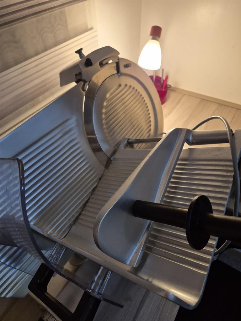 Vleessnijmachine (professioneel) ESSEDUE, Ophalen