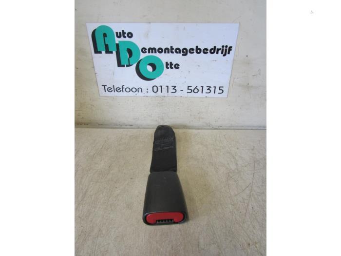 Insertion ceinture de sécurité arrière centre d'un Alfa R, Autos : Pièces & Accessoires, Habitacle & Garnissage, Alfa Romeo, Utilisé