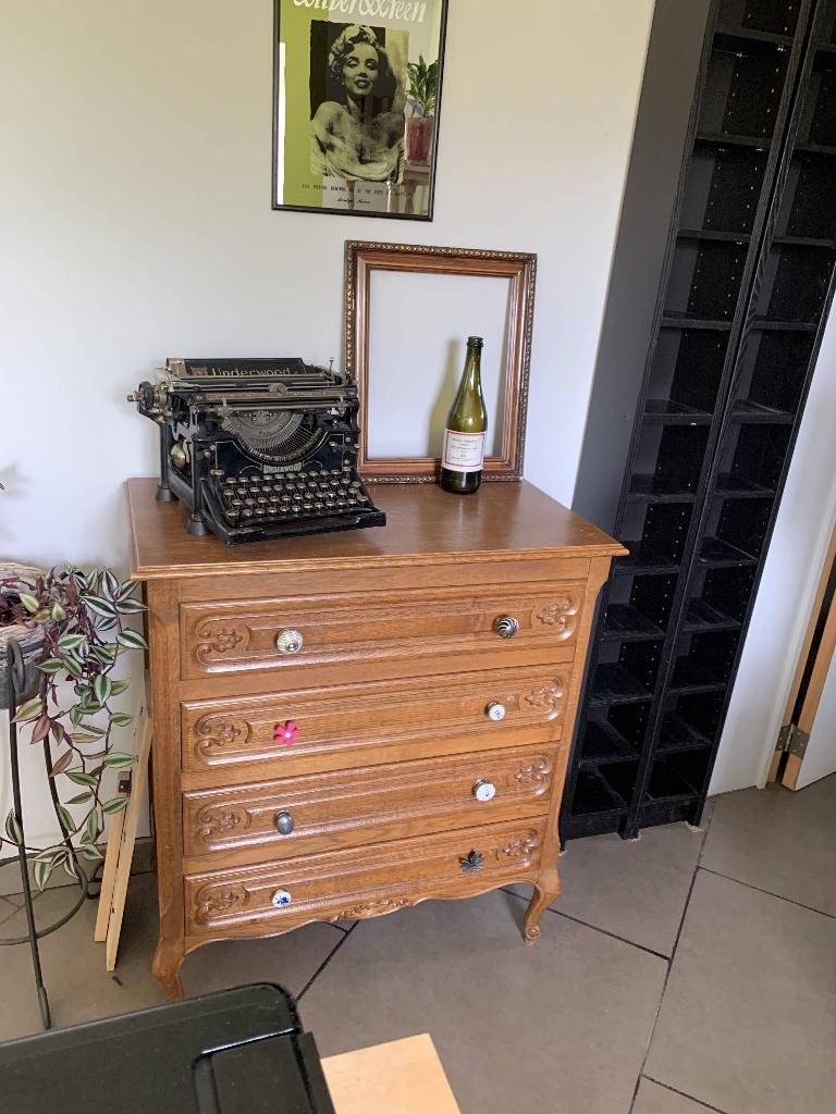 Commode ancienne à tiroirs, Maison & Meubles, Armoires | Commodes, 3 ou 4 tiroirs, Moins de 100 cm, Enlèvement, Utilisé