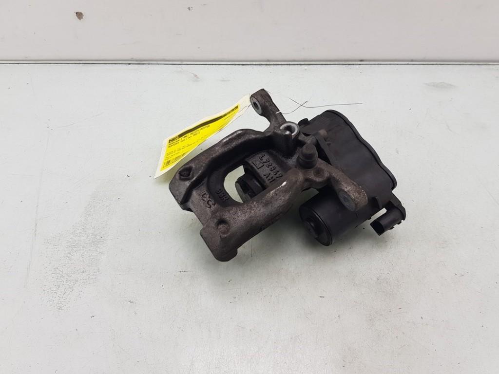 REMKLAUW RECHTS ACHTER CLA Shooting Brake (118.6), Gebruikt, Mercedes-Benz