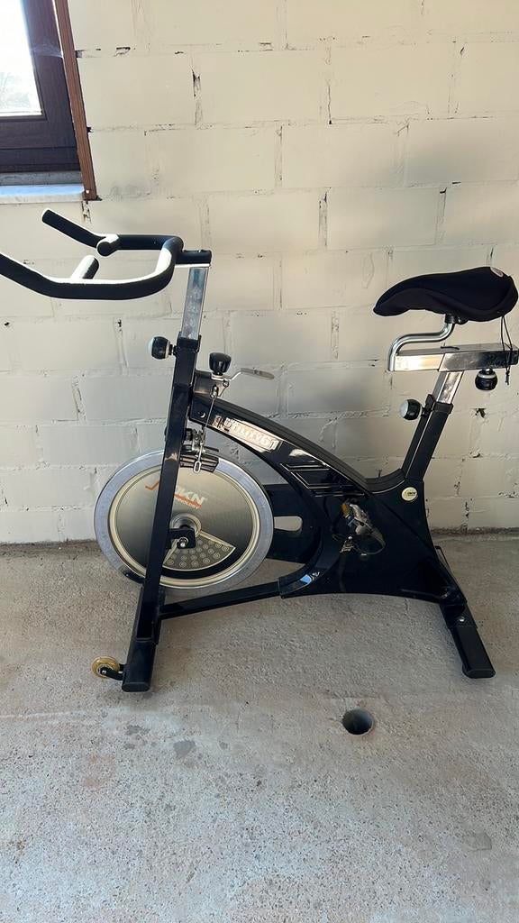 Spinningfiets, Sport en Fitness, Fitnessapparatuur, Ophalen, Gebruikt, Spinningfiets