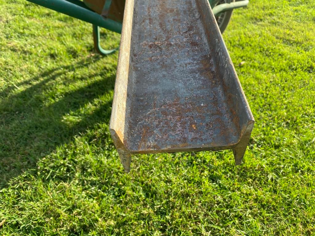 Trois. Poutrelles acier Ipe. 130x 80 x1,85m, Bricolage & Construction, Enlèvement, Comme neuf