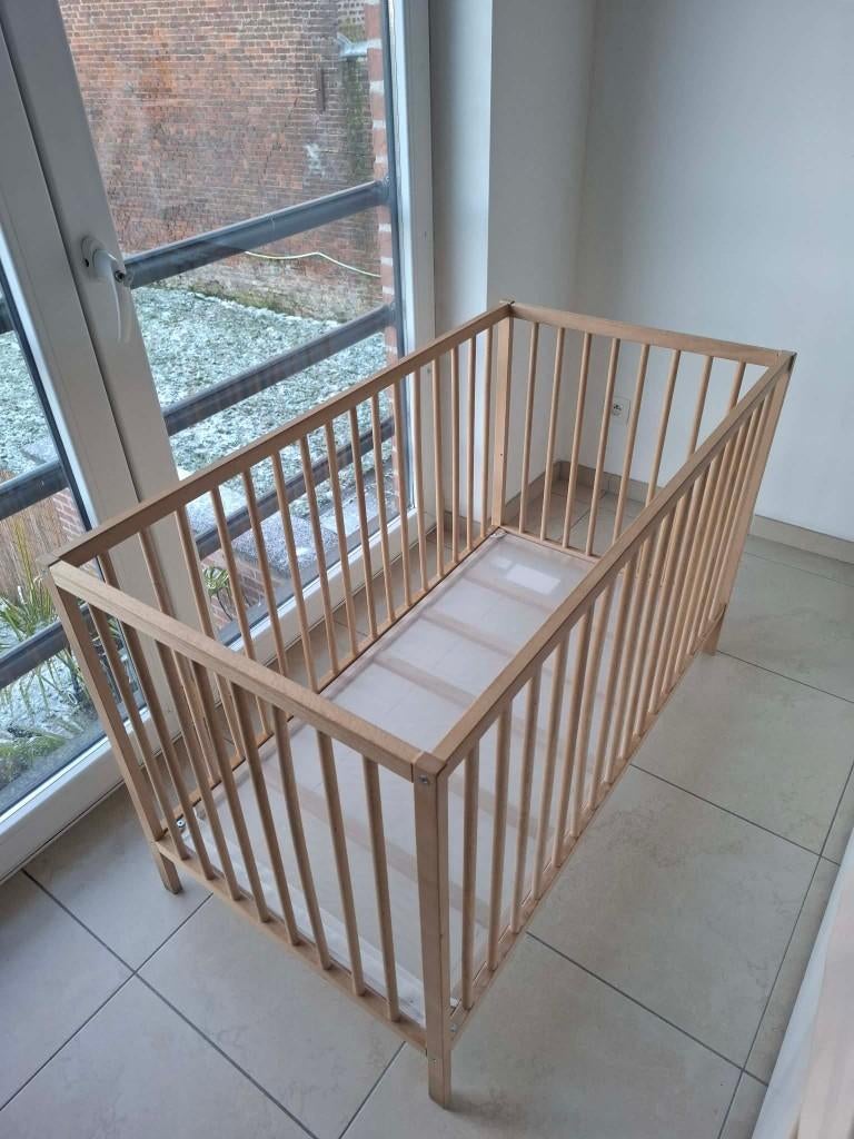 Lit bébé + Matelas, Enfants & Bébés, Berceaux & Lits, Enlèvement, Comme neuf, Lit