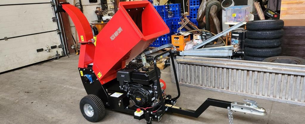 Takkenversnipperaar op aanhangwagen, Ophalen