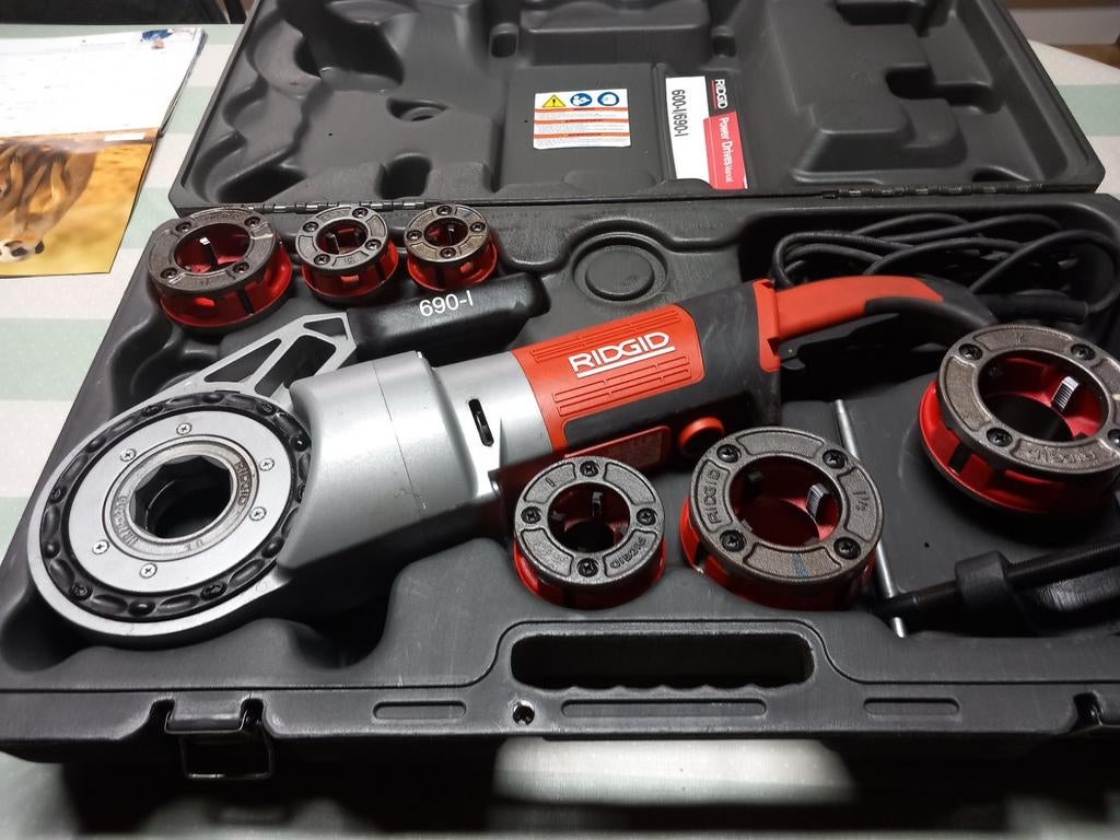 Ridgid Draadsnijmachine, Ophalen