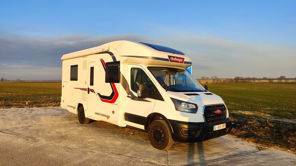 Challenger 380 Full options!! Comme neuf!!, Caravanes & Camping, Camping-cars, Particulier, Semi-intégral, Benimar, Ford, Four