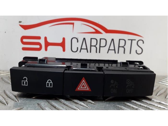 Paniekverlichtings Schakelaar van een Opel Astra, Gebruikt, -, -, Opel