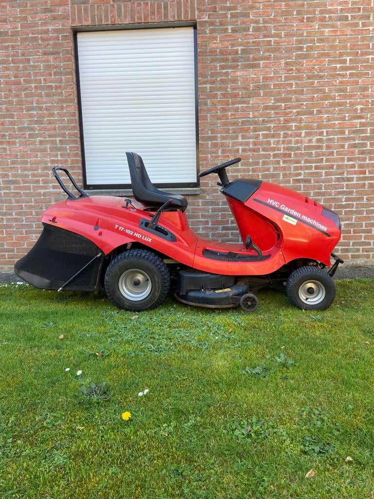 HVC T17-102 HD LUX Zitmaaier met Briggs & Stratton Motor, Enlèvement, Comme neuf, Bac de ramassage