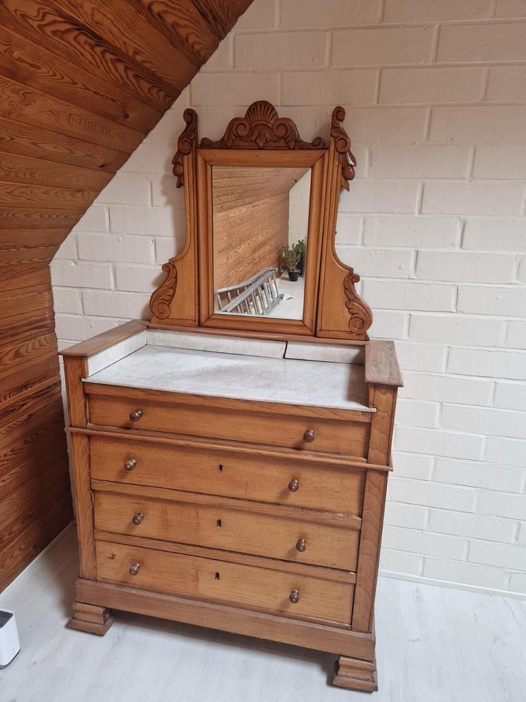 Ladekastje met spiegel, Enlèvement