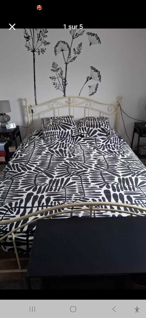 Lit en fer blanc et matelas  en éxcellent etat peu servi, Enlèvement, Blanc