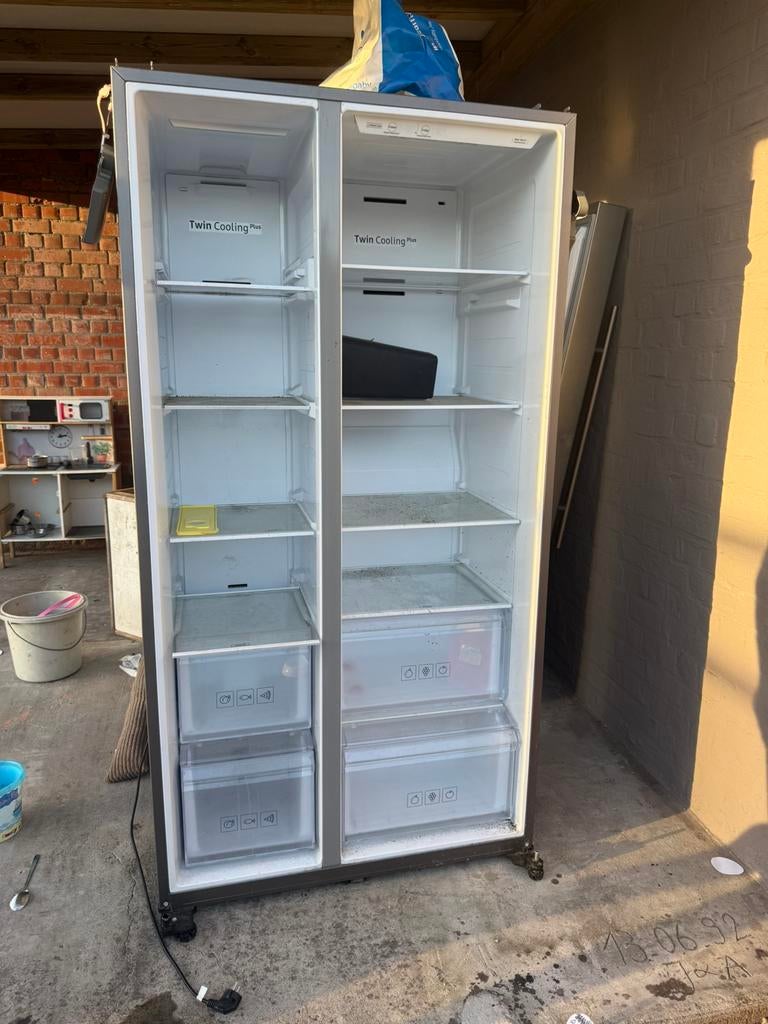 Gratis ijskast met diepvries, Elektronische apparatuur, Koelkasten en IJskasten, Ophalen, Zo goed als nieuw