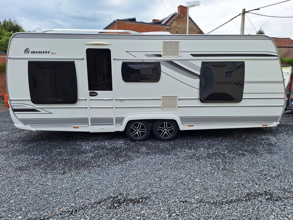 Caravane fendt, Jusqu'à 4, 5 à 6 mètres, Poêle, Particulier