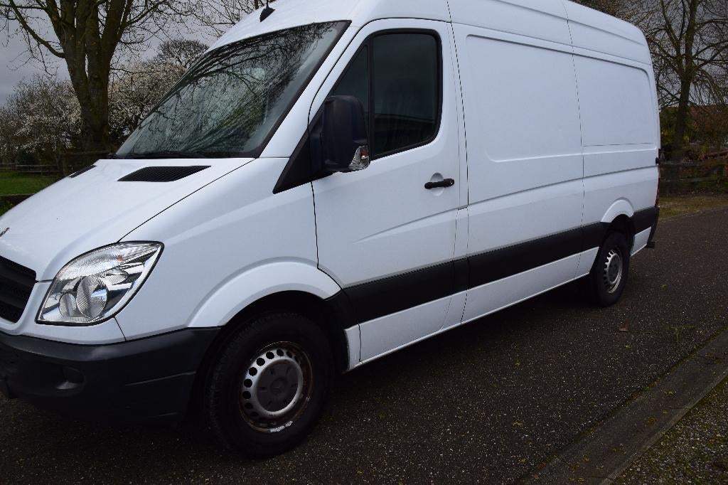 Mercedes Sprinter **fret léger AUTOMATIQUE**, Euro 5, Achat, 4 portes, Entreprise