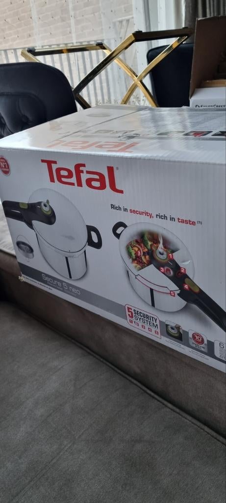 Cocotte Tefal Secure 5 Neo 6L, Kookpan of Snelkookpan, Inox, Nieuw, Ophalen of Verzenden