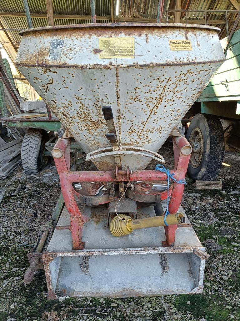 Semoir à engrais, Articles professionnels, Agriculture | Outils, Enlèvement