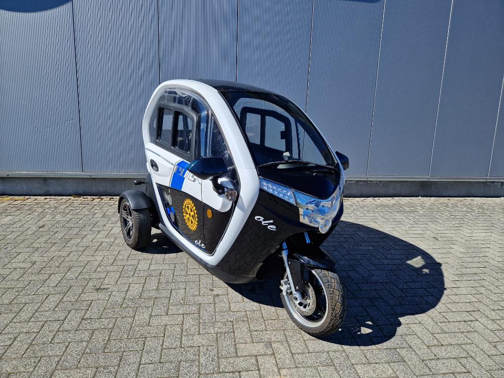Anaig 2000 voertuig zonder rijbewijs *Twizy Ligier Axiam, Auto's, Automaat, Wit, Elektrisch, Particulier