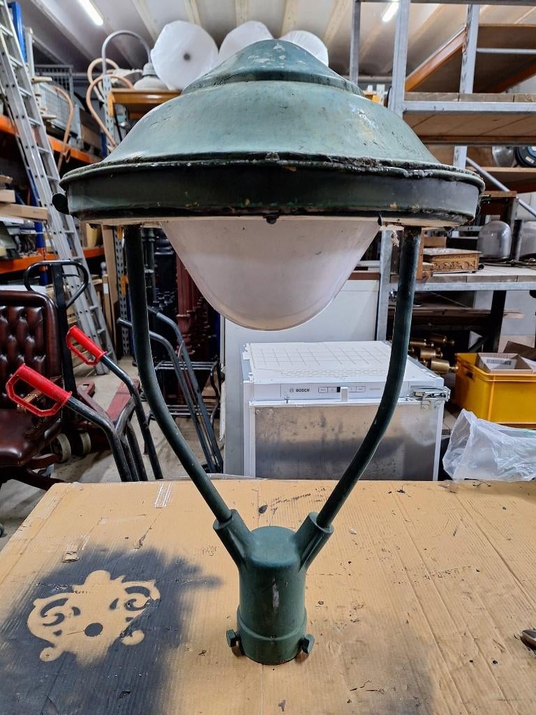 oude kap van koper voor lantaarnpaal, Ophalen, Gebruikt, IJzer, Staande lamp